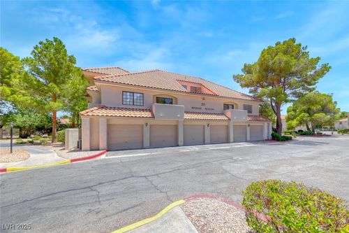 202-2605 S Durango Dr, Las Vegas, NV, 89117-2618 | Card Image