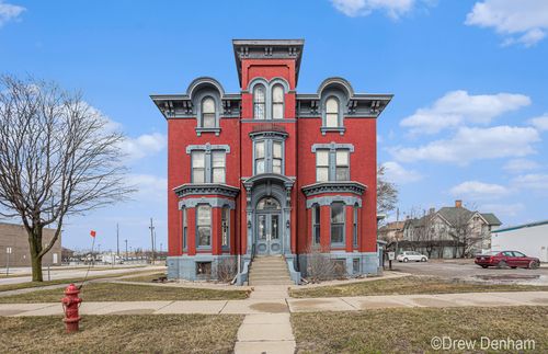 701 Center Ave, Bay City, MI, 48708-5235 | Card Image