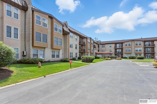 APT-124C - 12727 W Dodge Rd, Condo with 2 bedrooms, 2 bathrooms and 1 parking in Omaha NE | Image 28