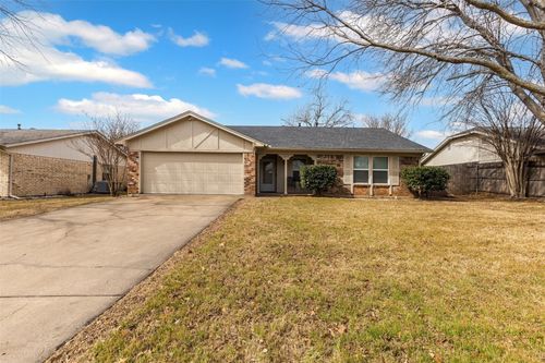 1605 Morningside Dr, Cleburne, TX, 76033-7906 | Card Image