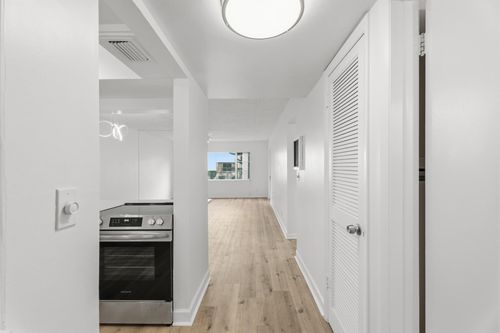 apt-d6-4500 N Flagler Dr, West Palm Beach, FL, 33407-3842 | Card Image