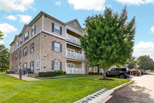 208-5 Monarch Trace Ct, Chesterfield, MO, 63017-4619 | Card Image