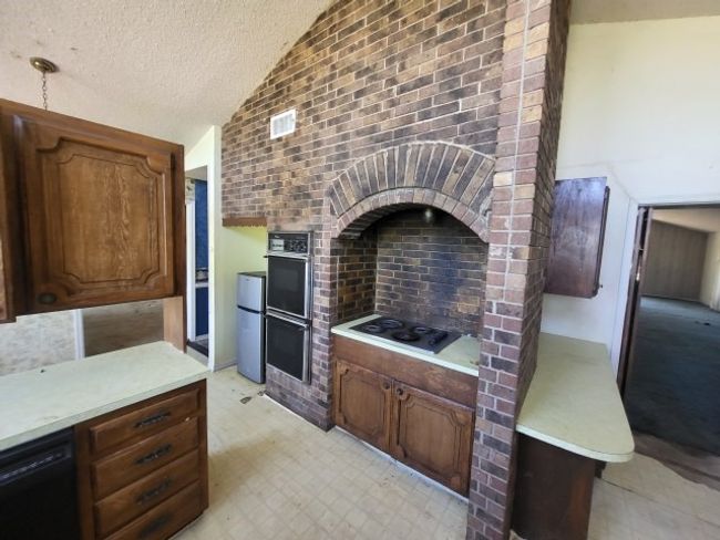 306 Wade St, House other with 4 bedrooms, 2 bathrooms and null parking in Olney TX | Image 10