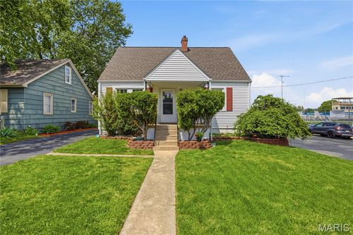 617 Lindenwood Ave, Saint Charles, MO, 63301-9003 | Card Image