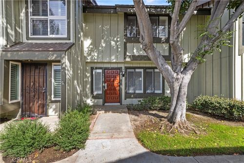 9833 Karmont, South Gate, CA, 90280 | Card Image