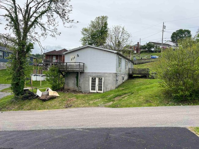 209 Thomas Ave, House other with 3 bedrooms, 2 bathrooms and null parking in Nutter Fort WV | Image 6