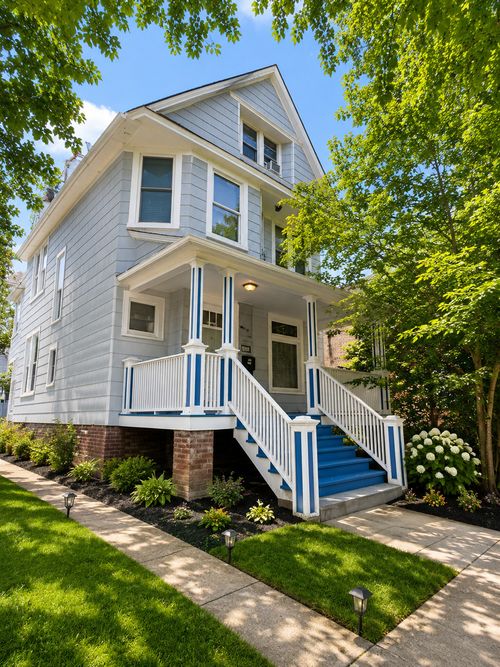 2108 Wesley Ave, Evanston, IL, 60201-2646 | Card Image