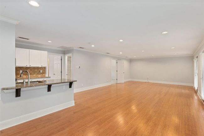APT-211 - 7770 Meadow Rd, Condo with 2 bedrooms, 2 bathrooms and null parking in Dallas TX | Image 6