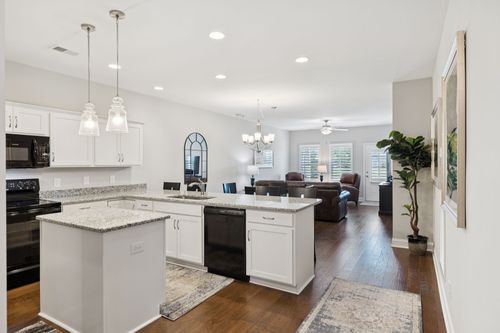 1815 Neswick Ct, Gallatin, TN, 37066-4085 | Card Image