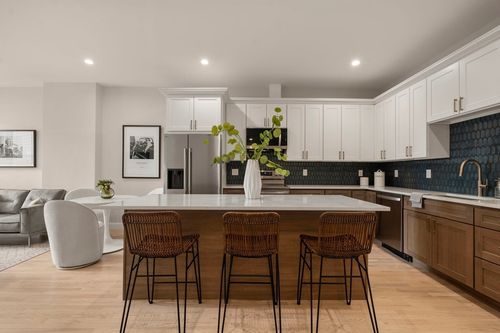 apt-3-587 E Broadway, Boston, MA, 02127-4474 | Card Image