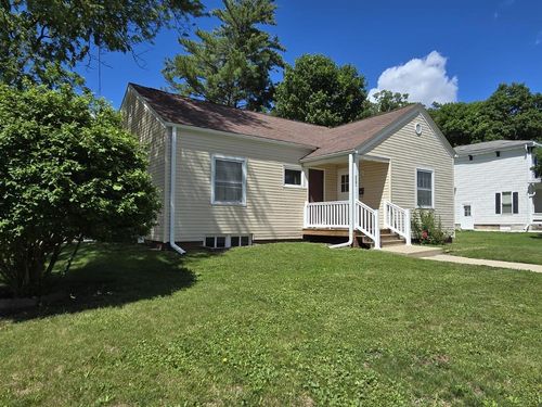 2201 6th St, Monroe, WI, 53566-1511 | Card Image