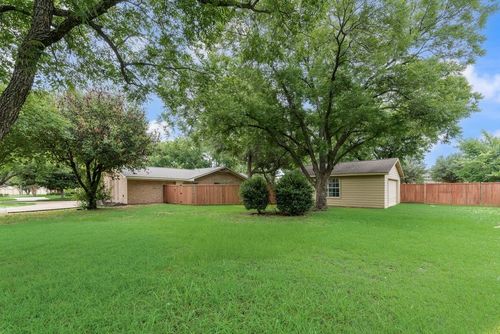 2701 Poplar Dr, Flower Mound, TX, 75028-1738 | Card Image