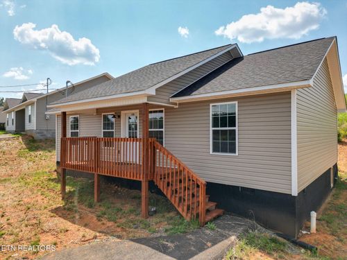 3296 Parker Blvd, Kodak, TN, 37764-1919 | Card Image