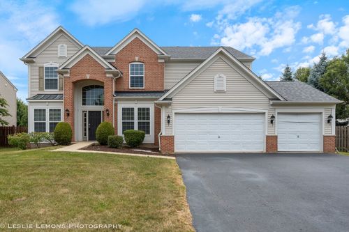 366 Tiger St, Bolingbrook, IL, 60490-2135 | Card Image
