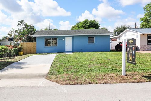 5654 Papaya Rd, West Palm Beach, FL, 33413-1860 | Card Image