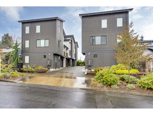 65 Ne 58th Ave, Portland, OR, 97213-3801 | Card Image
