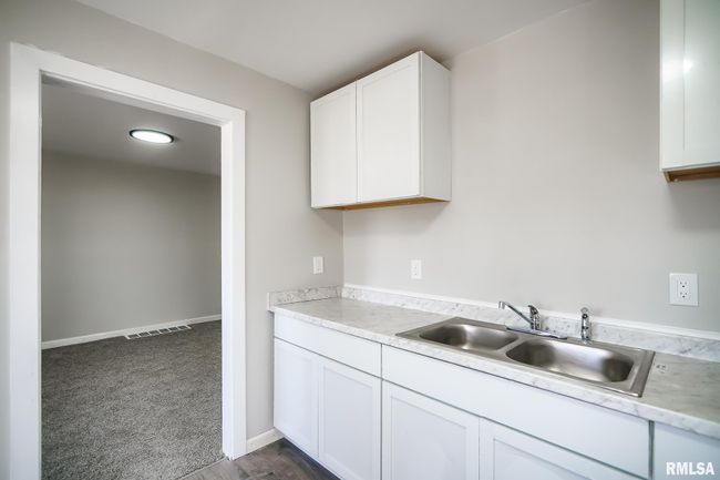 2217 W Marquette St, House other with 2 bedrooms, 1 bathrooms and null parking in Peoria IL | Image 17