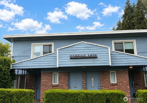 6537 Oswego Pl Ne, Seattle, WA, 98115-6468 | Card Image
