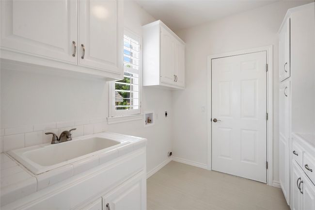 403 Hazeltine Dr, House other with 4 bedrooms, 3 bathrooms and 4 parking in Lakeway TX | Image 23