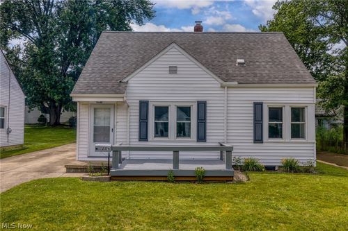 2376 Harding Rd, Cuyahoga Falls, OH, 44223-1134 | Card Image