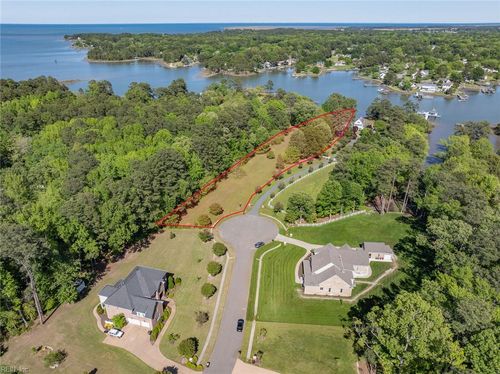 105 Ocean Breeze Dr, Yorktown, VA, 23693-2453 | Card Image