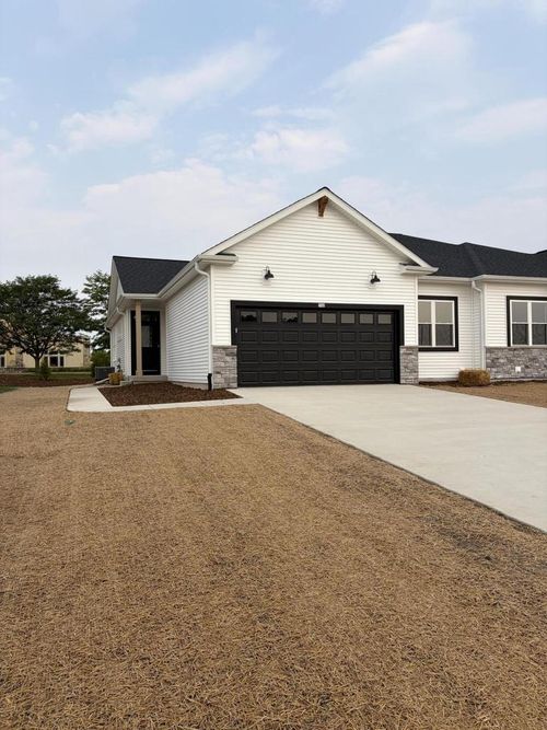 752 Pleasant Park Court, Johnson Creek, WI, 53038 | Card Image
