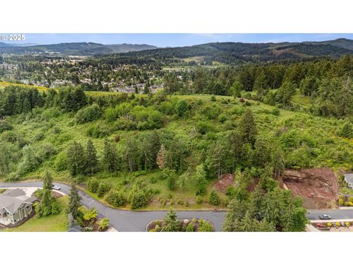 1117 Larae Dr, Cottage Grove, OR, 97424-1502 | Card Image