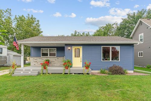 619 1st Ave Sw, Pine Island, MN, 55963-9131 | Card Image