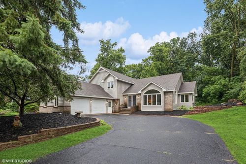 13875 Pennock Ave, Apple Valley, MN, 55124-6104 | Card Image