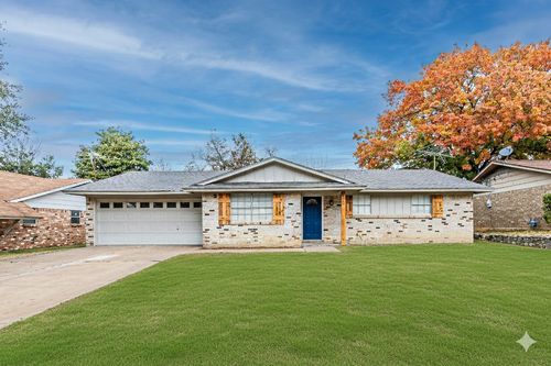 1205 Navaho St, Arlington, TX, 76012-4338 | Card Image