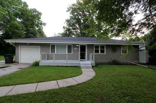 5828 S 41st Street, Greenfield, WI, 53221 | Card Image