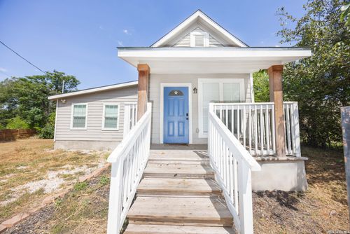 324 Bargas St, San Antonio, TX, 78210-2506 | Card Image