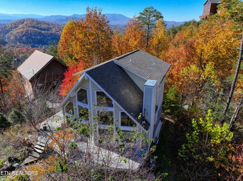 1814 Blue Tick Way, Sevierville, TN, 37876-8804 | Card Image