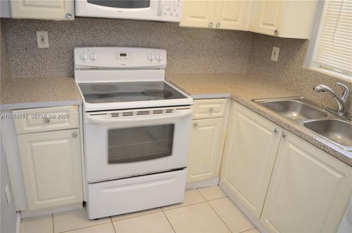 137004-1370 Ne 119th St, Miami, FL, 33161-6568 | Card Image