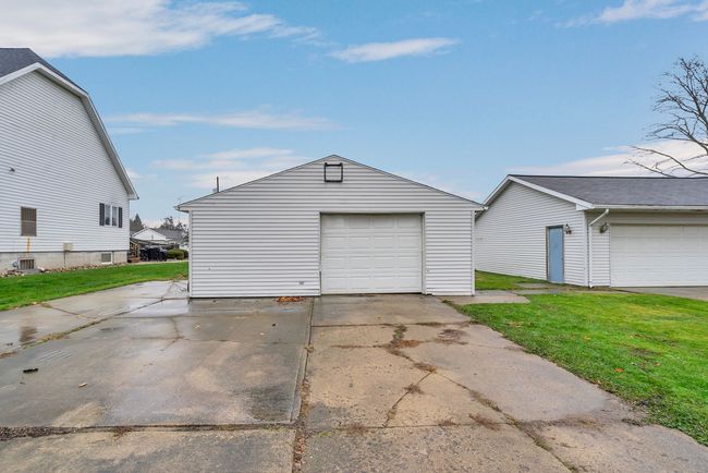 7493 S Saginaw St, House other with 3 bedrooms, 3 bathrooms and null parking in New Lothrop MI | Image 8