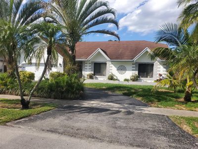 7177 Nw 49th St, House other with 4 bedrooms, 2 bathrooms and null parking in Lauderhill FL | Image 1