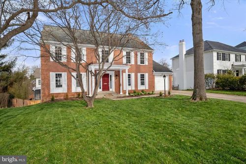 7507 Elmore Ln, BETHESDA, MD, 20817-5503 | Card Image