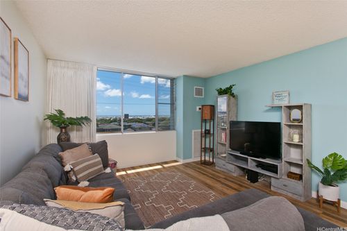 710-3045 Ala Napuaa Pl, Honolulu, HI, 96818-2711 | Card Image