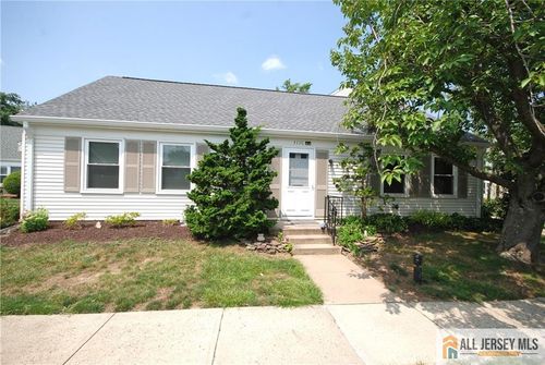 511c-511 Sutton Way, Monroe, NJ, 08831-1828 | Card Image