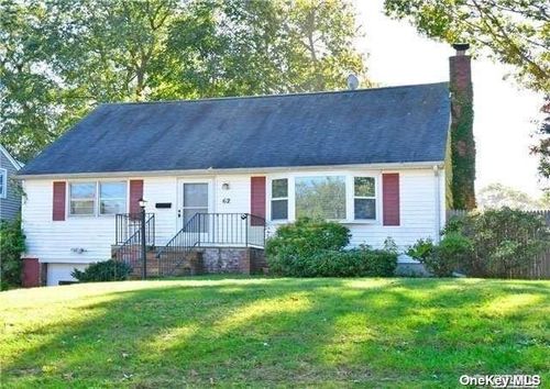 62 Murdock St, S Huntington, NY, 11746-4349 | Card Image