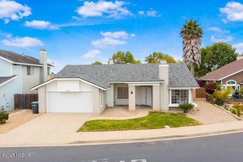 1121 Bellflower Ln, Lompoc, CA, 93436-3285 | Card Image
