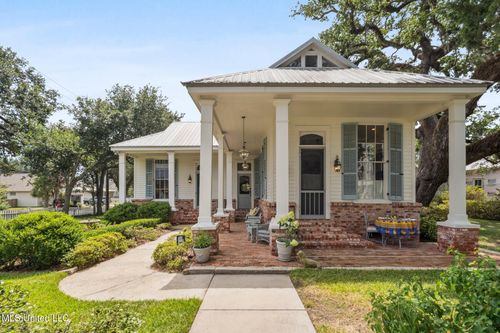200 Carroll Ave, Bay Saint Louis, MS, 39520-4514 | Card Image