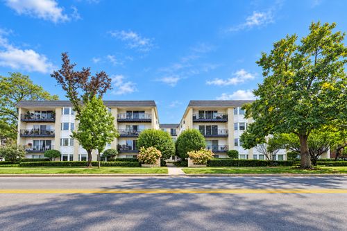 3b-701 Ridge Road, Wilmette, IL, 60091 | Card Image