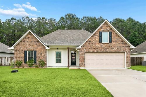 15576 Grassy Ln, Covington, LA, 70435-7323 | Card Image