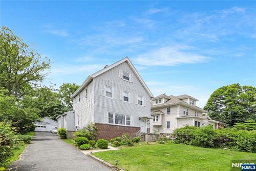 10 E Bayview Ave, Englewood Cliffs, NJ, 07632-2402 | Card Image