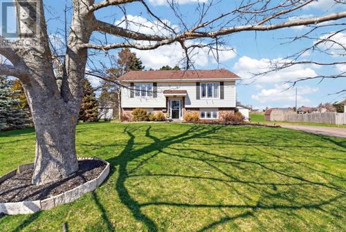 42 Callbeck Cres, Charlottetown, PE, C1A8T7 | Card Image