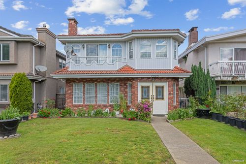 2945 Graveley St, Vancouver, BC, V5K3K2 | Card Image