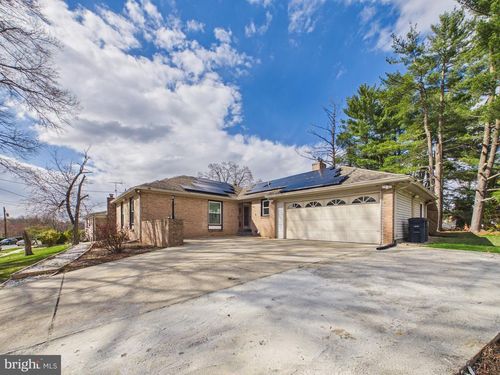 5608 Camp Springs Ave, TEMPLE HILLS, MD, 20748-2504 | Card Image