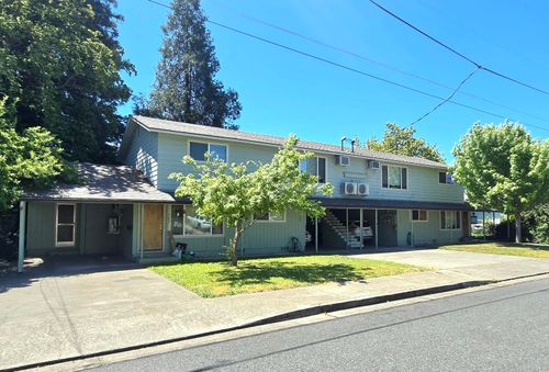 791 Ne Wharton Dr, Grants Pass, OR, 97526-1630 | Card Image