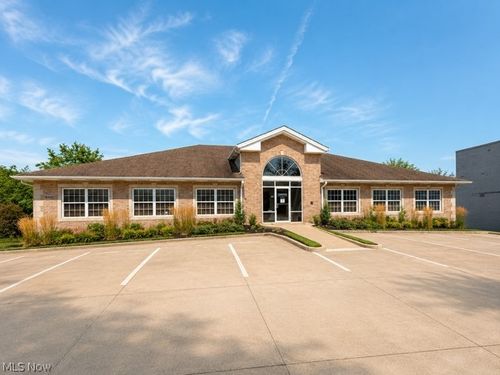 18400 Pearl Rd, Strongsville, OH, 44136-6923 | Card Image